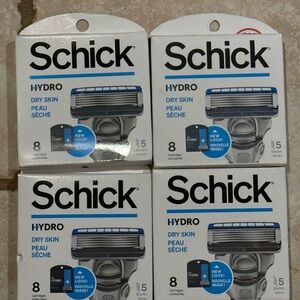 (4 BOXES) LOT OF 32 Schick Hydro Dry Skin 8 Cartridges 5 Blades